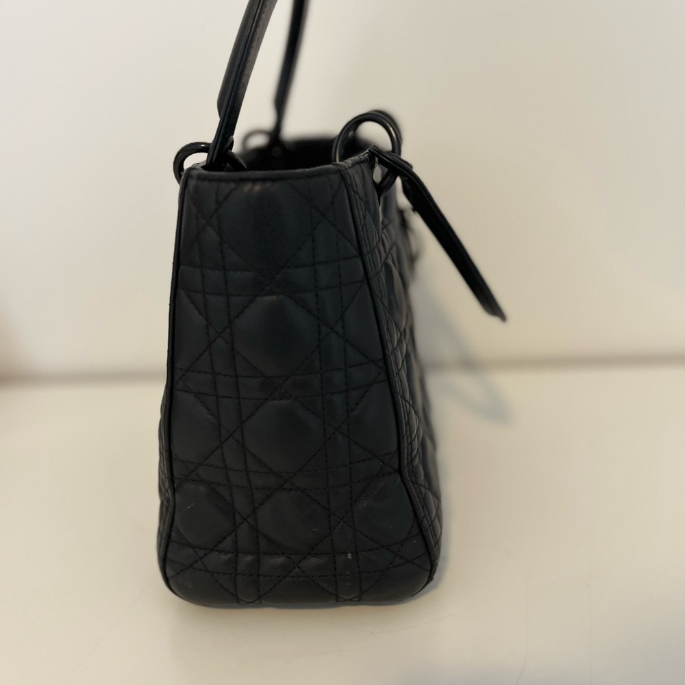 Medium Lady Dior Matte Bag - Picture 7 of 11